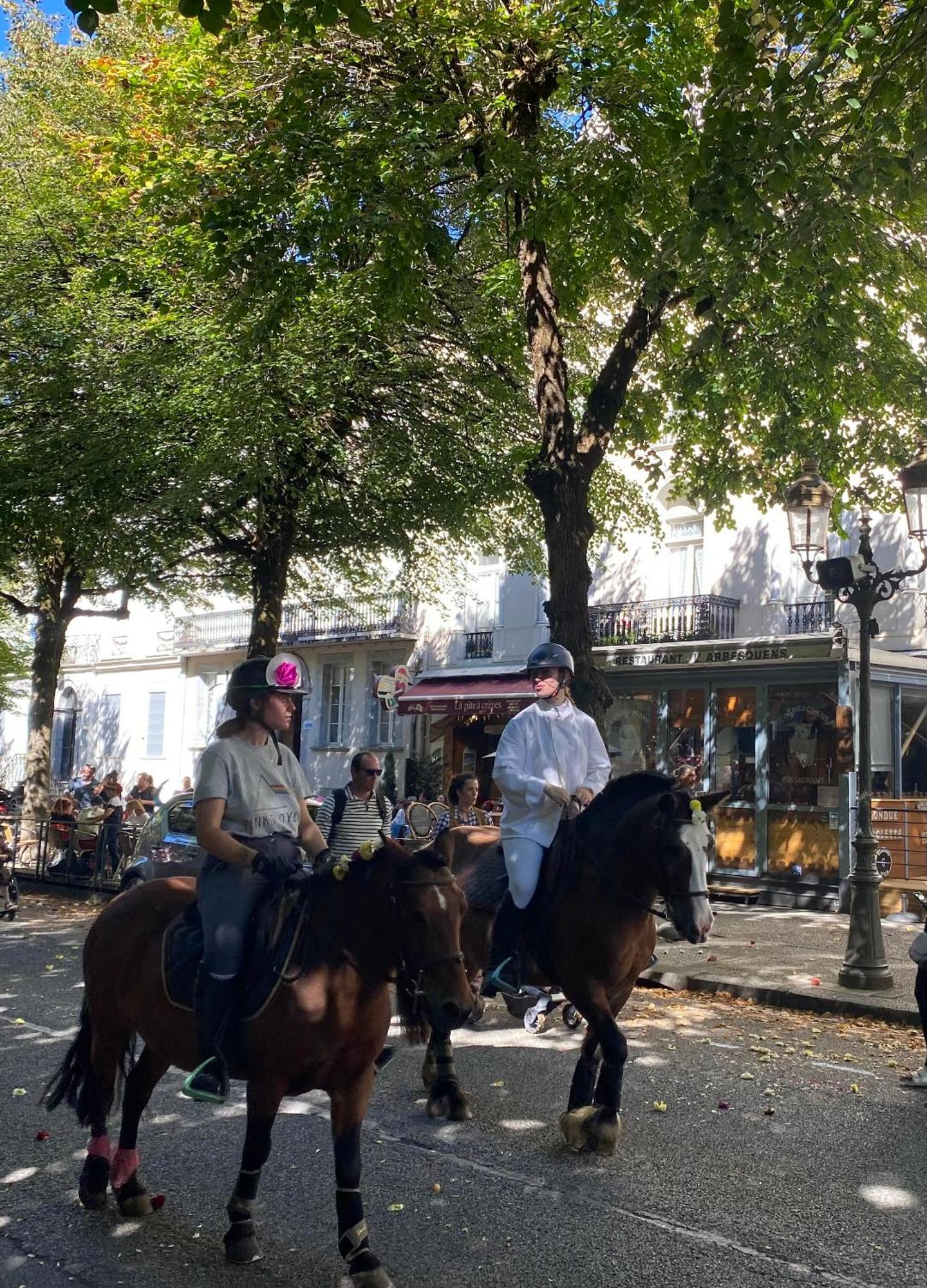 Au 47 Allees D'Etigny - Central & Standing - Avec Parking - Linge De Lit Et De Toilette Inclus Bagnères-de-Luchon 외부 사진