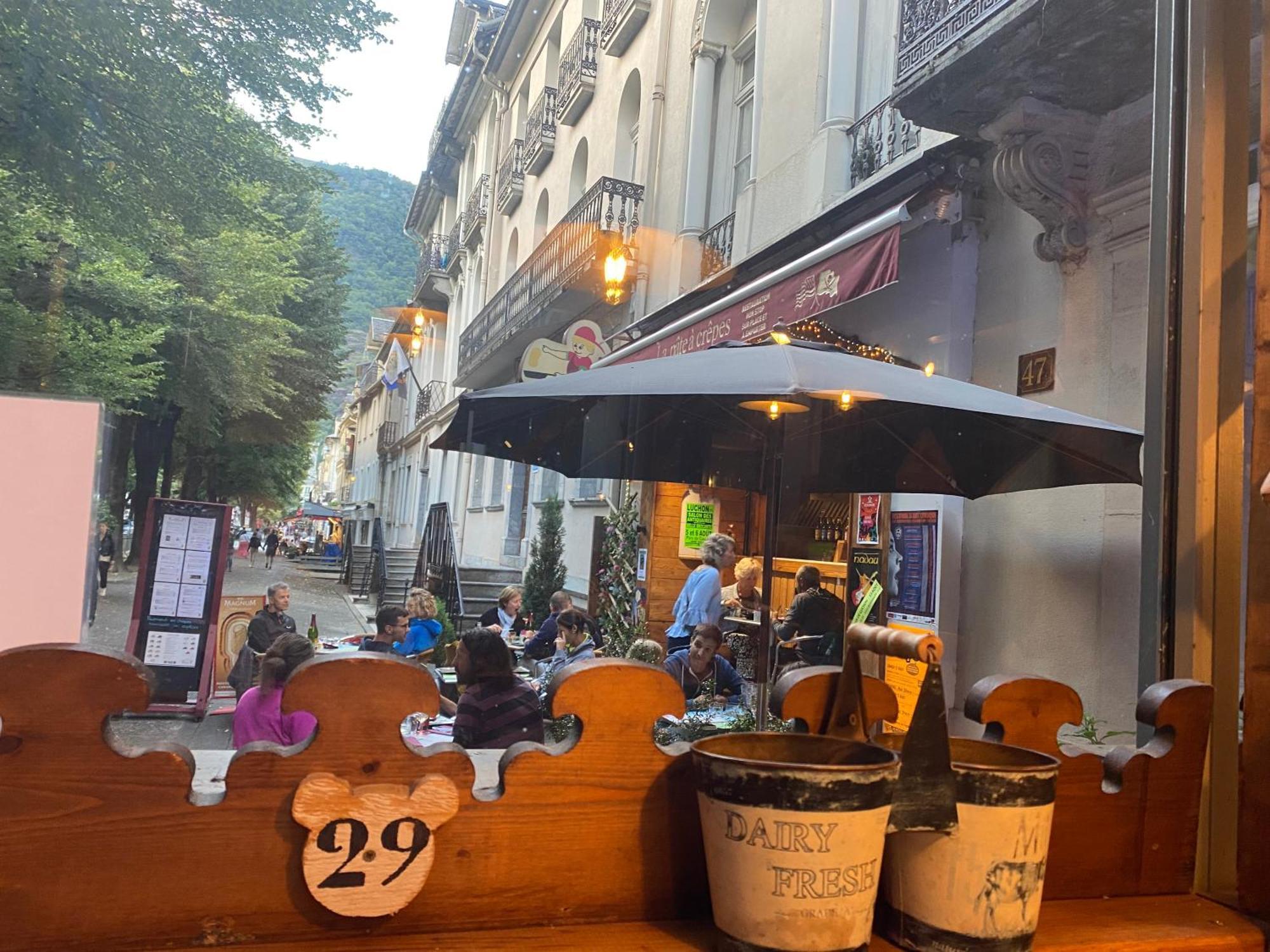 Au 47 Allees D'Etigny - Central & Standing - Avec Parking - Linge De Lit Et De Toilette Inclus Bagnères-de-Luchon 외부 사진